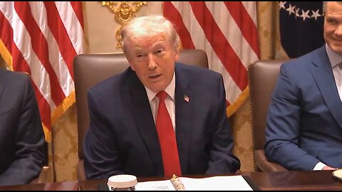 Trump Hilariously Jokes About "Boring" Cabinet Meeting