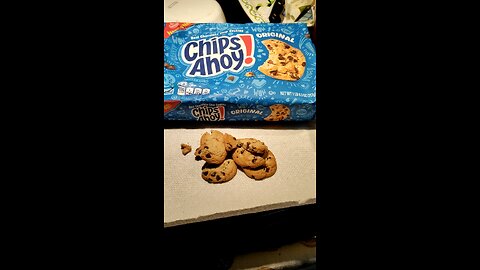 Eating Nabisco Party Size Chips Ahoy! Real Chocolate Chip Cookies, Original, Dbn, MI, 1/11/26
