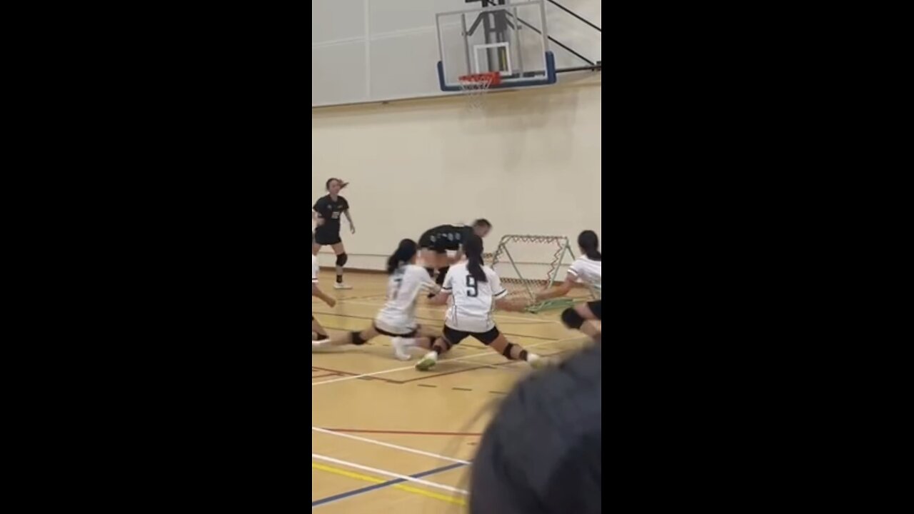 Right into the hole 🥶