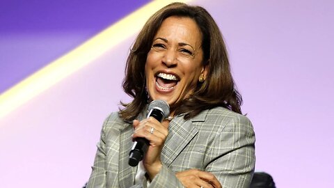 Kamala Harris Humiliated On Stage In Front Of Crowd - Career Ending