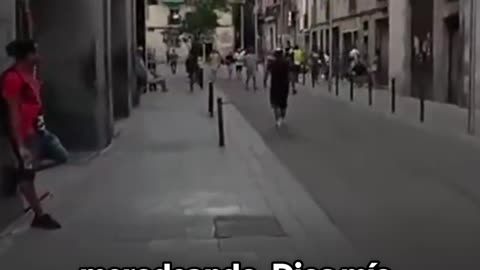 Influencer sudafricano es perseguido en el barrio más peligroso de España 
