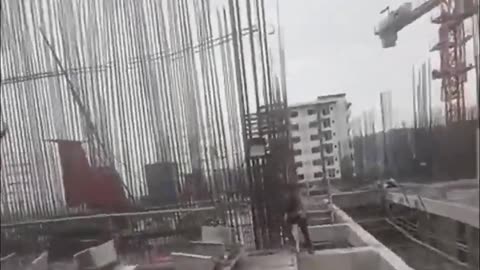 Terrifying moment as workers TRAPPED at construction site that’s literally SHAKING