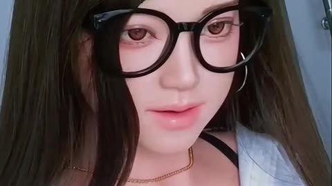 Realistische Silikonpuppenkunst – filmreife Schönheit.