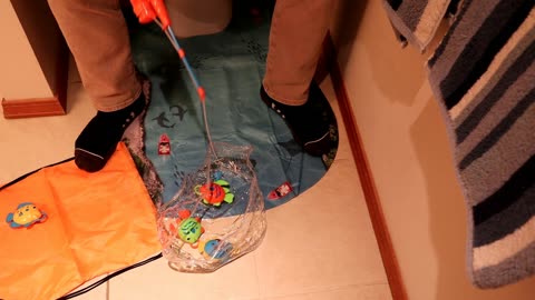 Let's Fish! Toilet Sport Fishing Toy Set Gadget Review Test