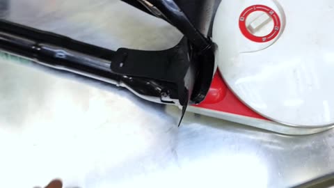 How to wash your bike's suspension fork quickly and efficiently