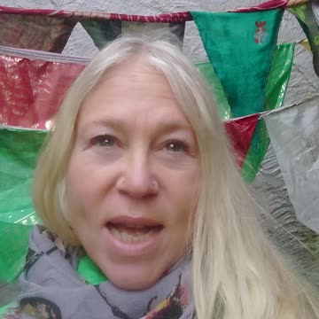 Can't Move Forward? Happiness Means Self Betrayal! [Jenny Luscombe EFT]