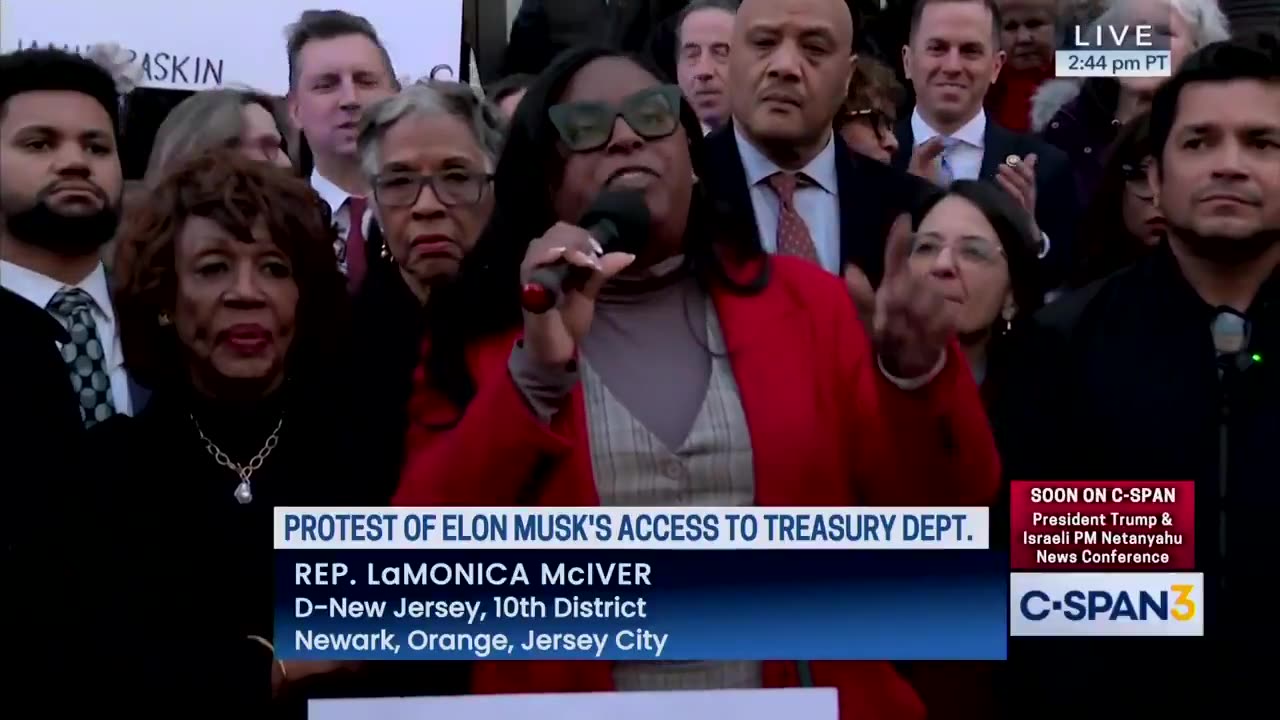 Dem Congress protests: "Shut down the city! We are at war!"