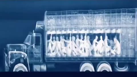 Crazy border patrol footage at the US-Mexico border