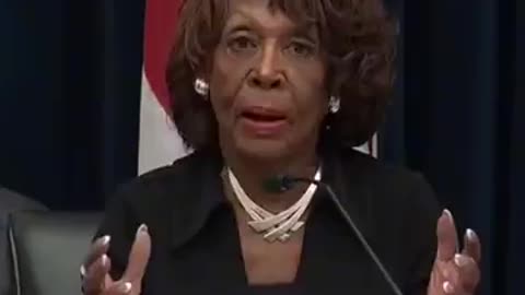 Maxine WATERS says ELON Musk and TRUMP have something on them 🤔