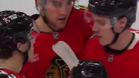 Chicago Blackhawks - CREVS TIES IT UP 🚨