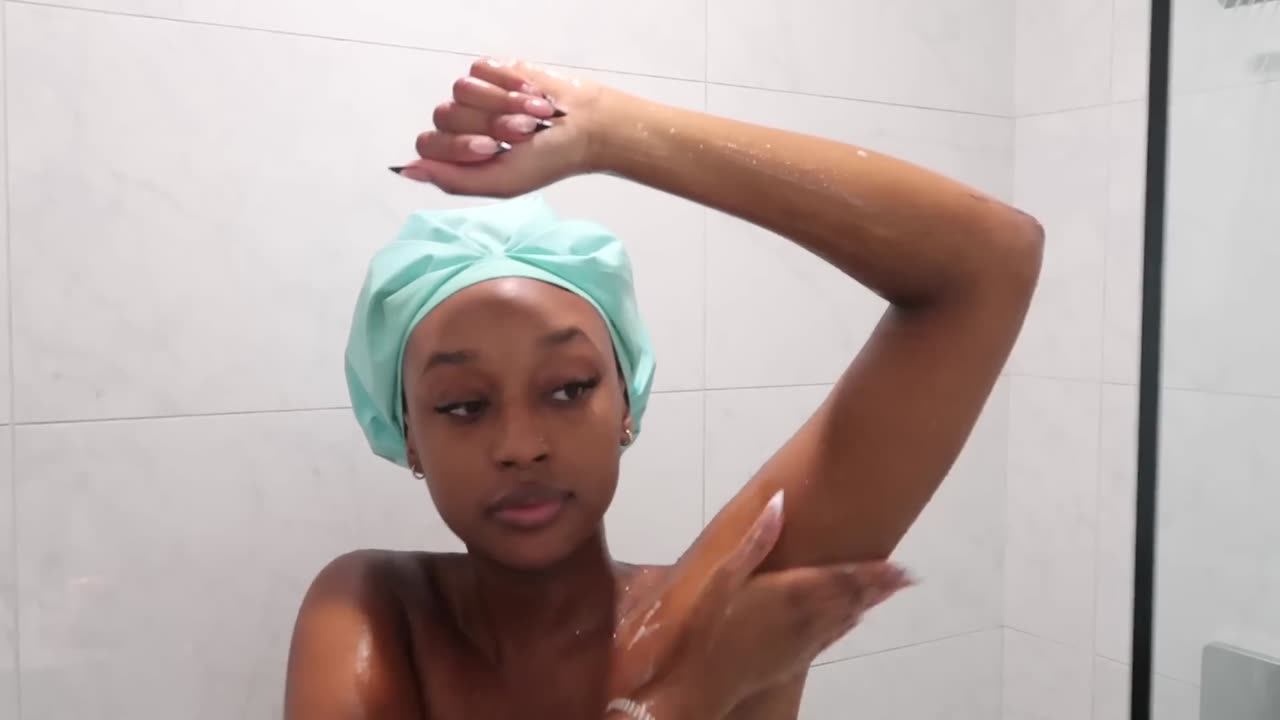 NIGHT TIME SHOWER ROUTINE ｜ skincare + staple products + winding down