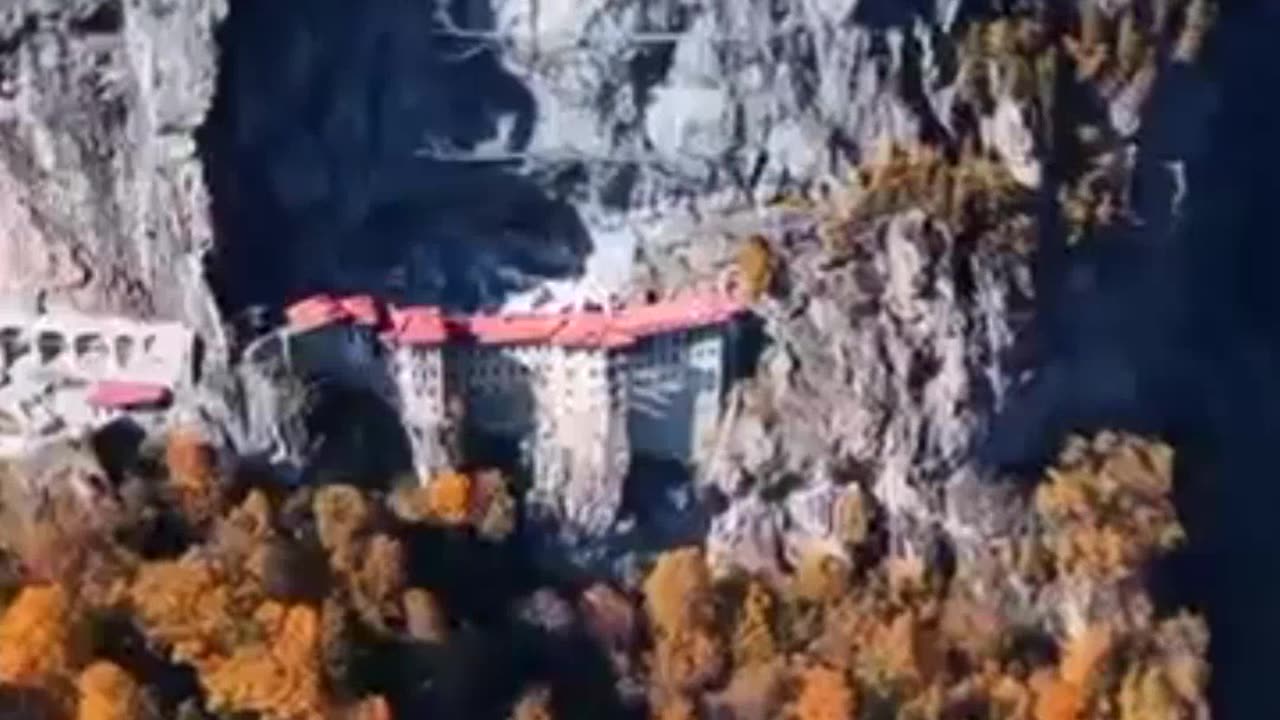 A Cliffside Wonder 🏛️✨