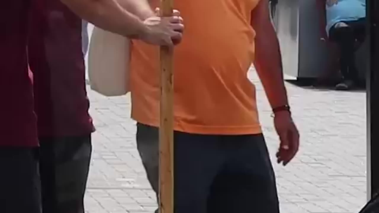 Viral: Non-Reflecting Mirror Prank🤯
