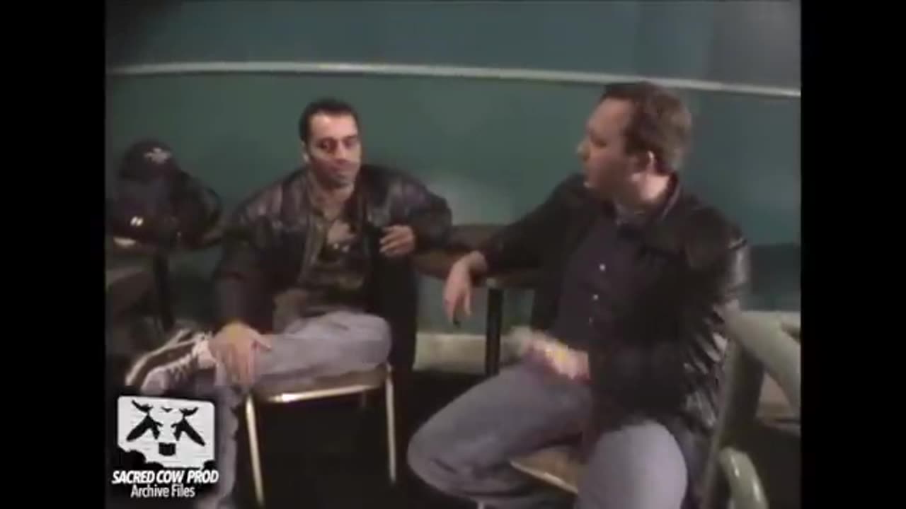 Joe Rogan Meets Alex Jones | Houston Laff Stop Showdown (2001)