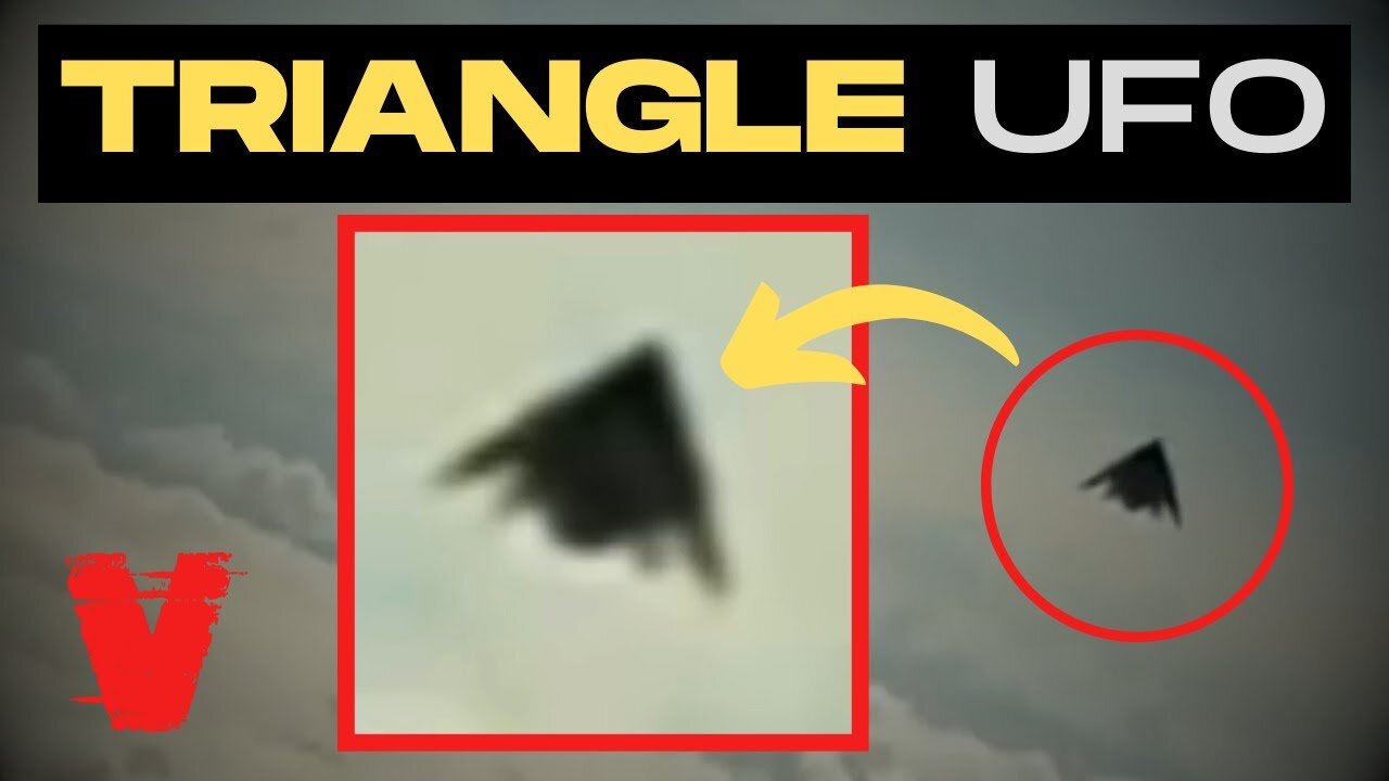 Colombian Pilot Captures TRIANGLE UFO on Video