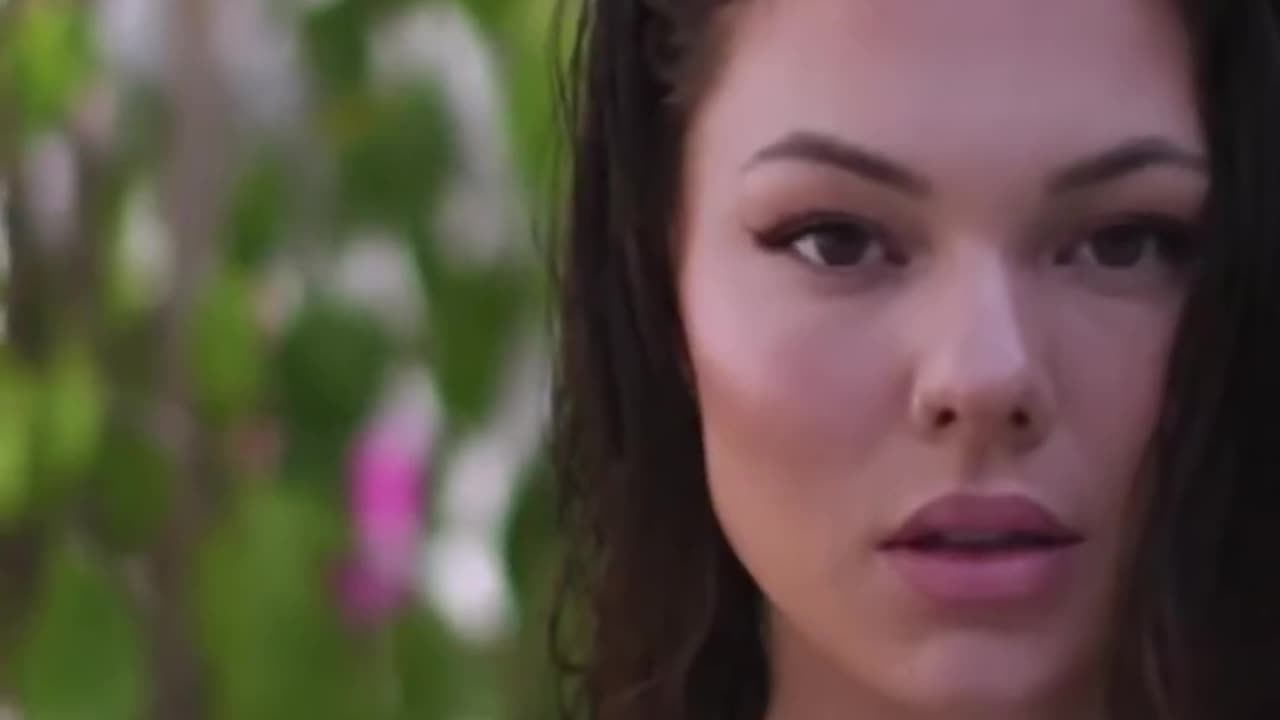 Hailey Ray – Canadian Bikini Model, Biography, Lifestyle, Modeling Shoots & More.