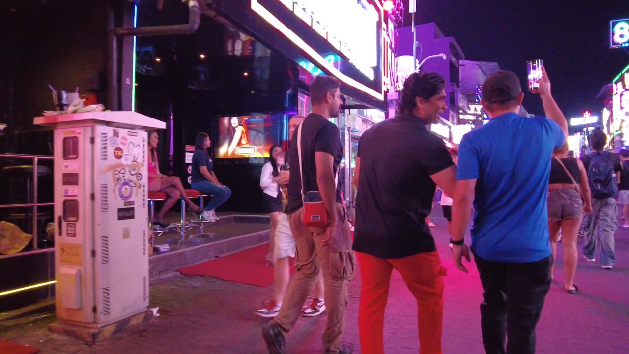 "This is What Pattaya Nightlife REALLY Looks Like at 3 AM!"