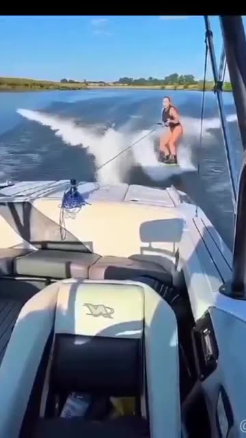 Even the fucking boat abandoned them and sailed off into the sunset🫵😁