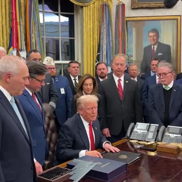 President @realDonaldTrump REOPENS the government!!! 🇺🇸 -