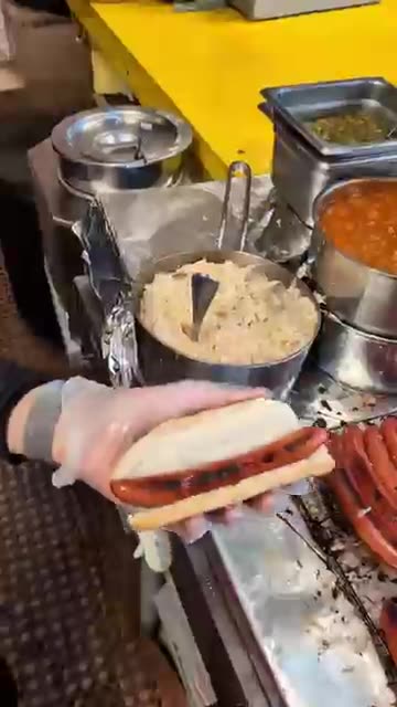 The Classic NY Hot Dog Experience at Gray’s Papaya 🌭✨ UWS NYC