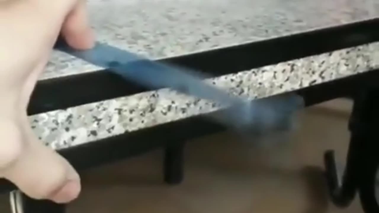 🔭✨ Watch Cameras Adapt Shutter Speed In Mesmerizing Stroboscopic Effect! | FeedMyCuriosity