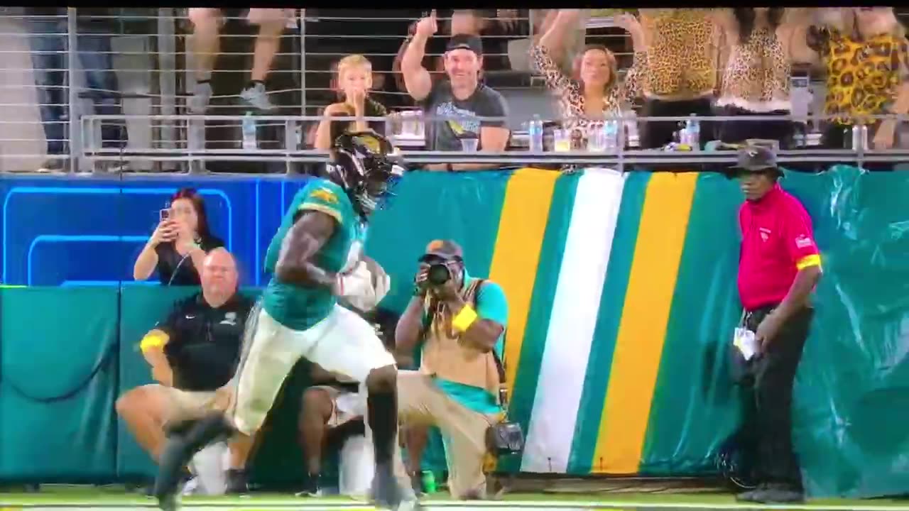 Jaguars #0 Devin Lloyd 99 yd pick-6 🏈