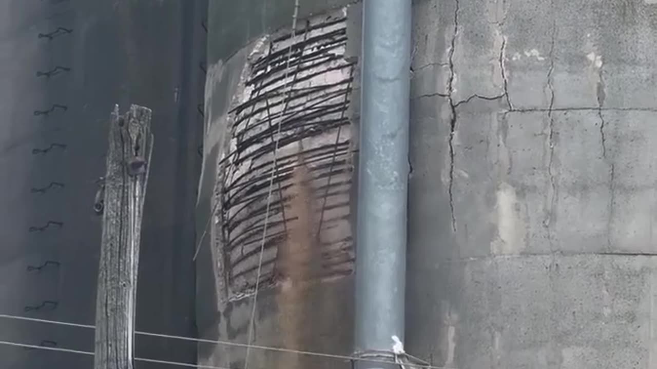 😮📸 A Close-Up View of the Silo Collapse in Martinton, IL! | FeedMyCuriosity