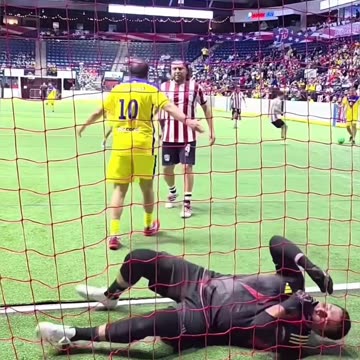 Cuauhtémoc Blanco KNOCKS OUT Goalkeeper at 52 Years Old