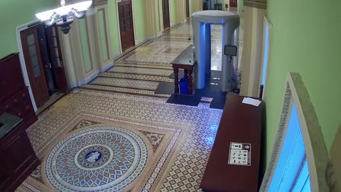 0304USCS03SenateGallerySWnearS324_2021-01-06_08h00min01s607ms.mp4