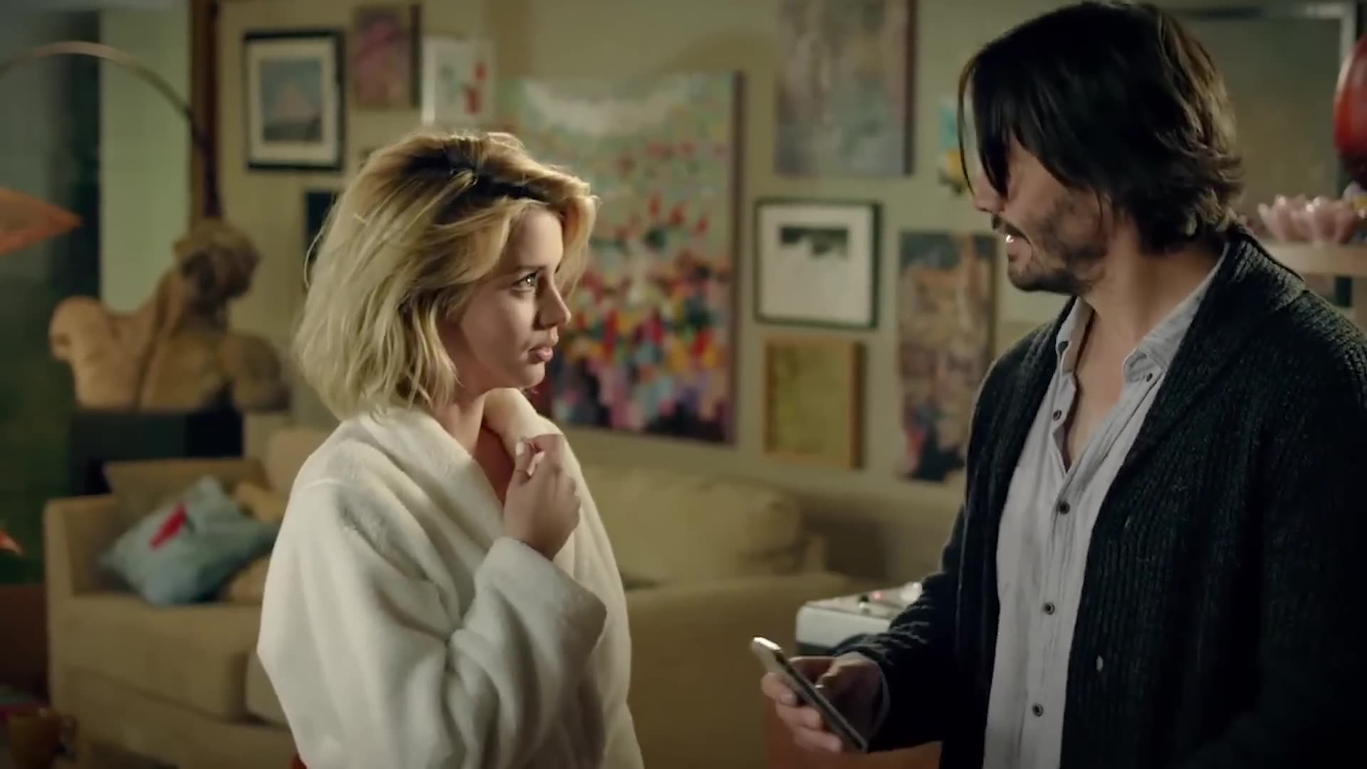 3000 Miles Movie Clip (Ana de Armas seducing Keanu Reeves)