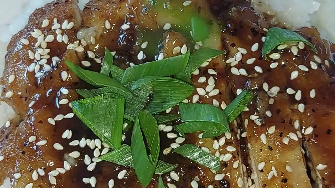 Easy 20-Minute Soy Sauce Chicken Thigh Recipe #chickenrecipe #dinnerideas