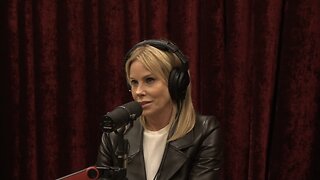 Joe Rogan Experience #2451 - Cheryl Hines