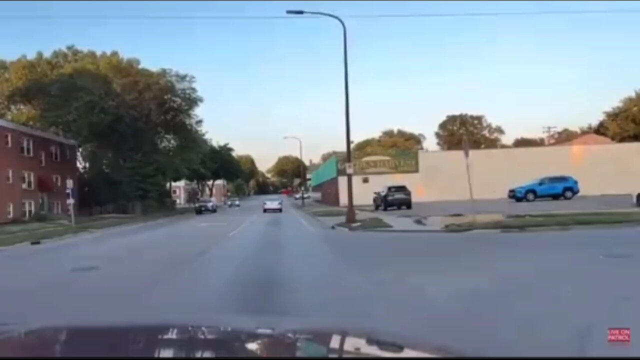 Illegal pass gone wrong — instant karma hits hard! #InstantKarma #IllegalPass #TrafficFails #japd