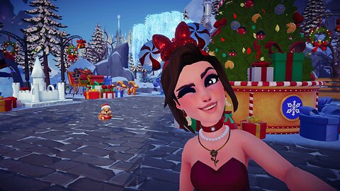 Disney Dreamlight Valley - Christmas Decorating and stuff