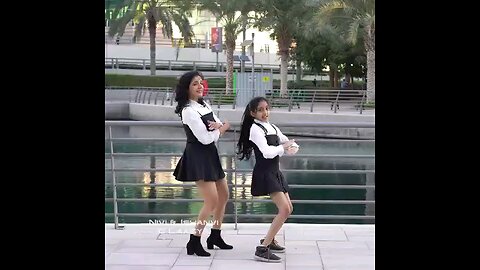 Cute girls dancing 😍