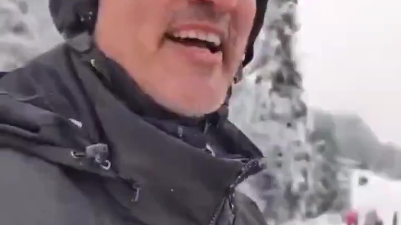 Fed up Canadian tells Trudeau to "Get the f*ck out of BC" during his Christmas Vacation skip trip