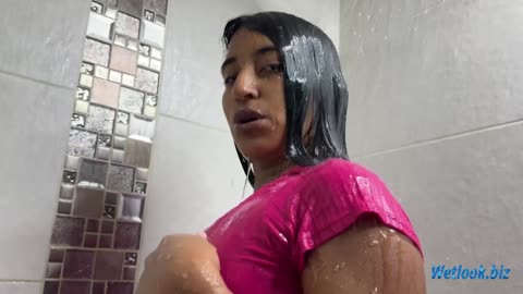 Wetlook shower girl Nelly