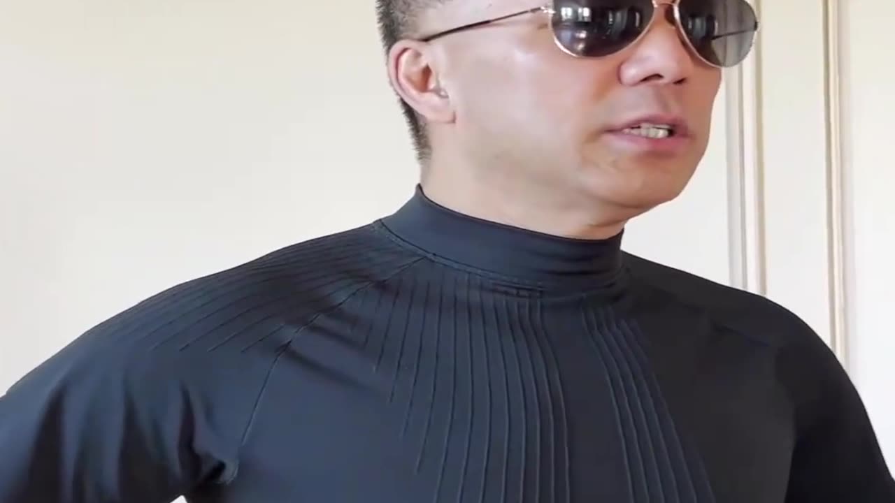 20221029文贵先生GETTR³: #国内疫苗灾难:被传染,打毒疫苗,强制隔离,趁机打劫敲诈虐财,甚至趁机强奸。山西战友说旁边跳楼的精神病的是常态。楼下妈妈先疯,然后一个孩子疯了