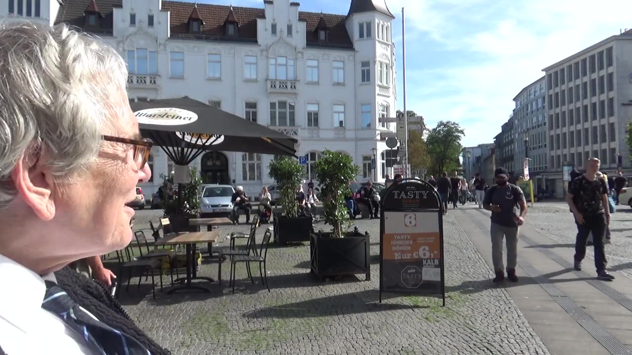 Krieg, Gottesgeircht: die Liebe ist größer.