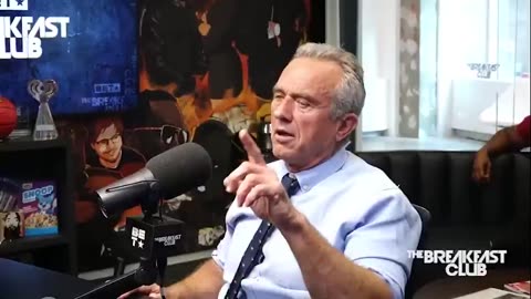Robert F. Kennedy Jr: "There's three giant corporations: BlackRock, State Street, and Vanguards."