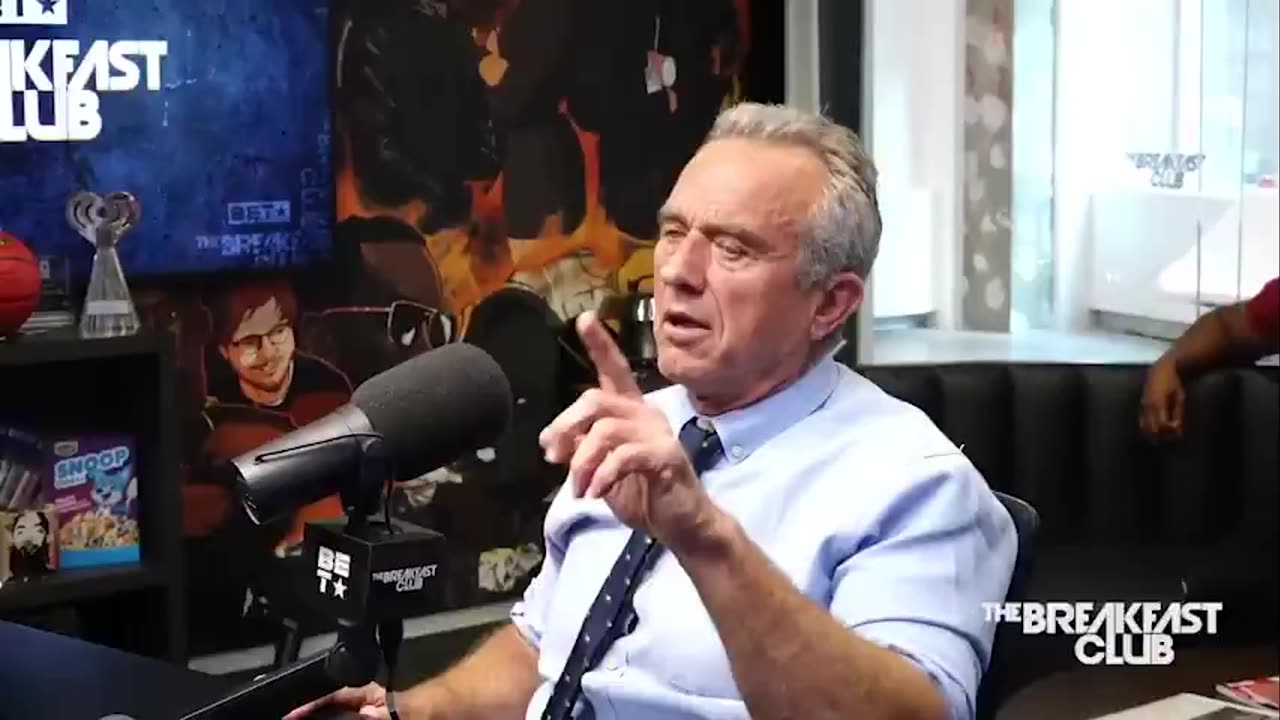 Robert F. Kennedy Jr: "There's three giant corporations: BlackRock, State Street, and Vanguards."