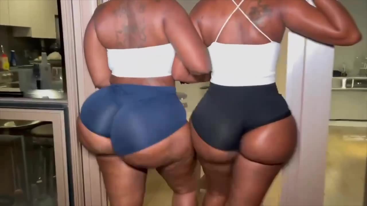 Blue or Black. Tell me who got the fattest Azz.