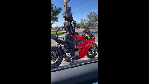 Stop light activities 🏍️🖤