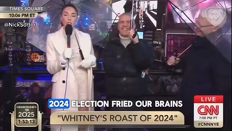 Whitney Cummings roasts Democrats live on CNN leaving Anderson Cooper speechless 😂🍾