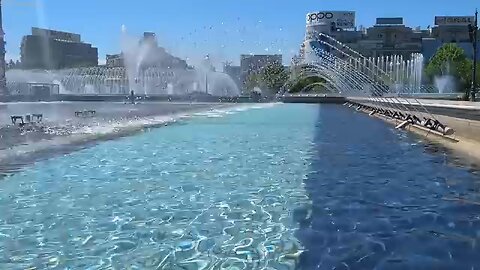 Live from Bucharest Downtown. PIATA UNIRII Fountains. The longest in the world