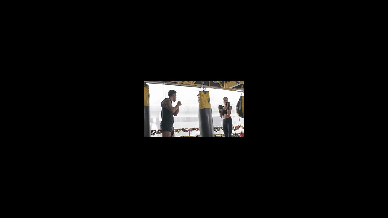 Boxing Training Motivation // Power and focus in the gym 🏋️♀️ 🔥