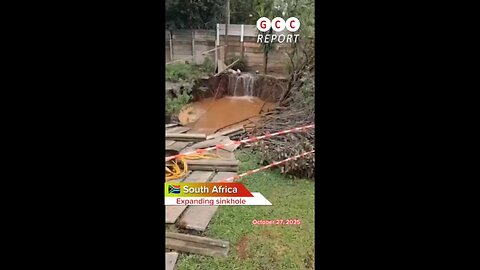 #SouthAfrica #Sinkhole #LittletonManor #KarstSinkhole #climate #anomaly #climatecrisis