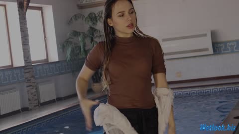 Casual Wetlook in White Shirt & Tight Pants