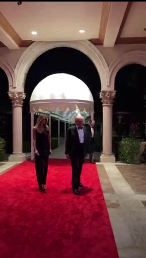 Trump and Melania walk the red carpet at Mar-a-Lago for NYE celebrations