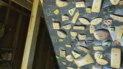 Forcing Cross Move on the Wall